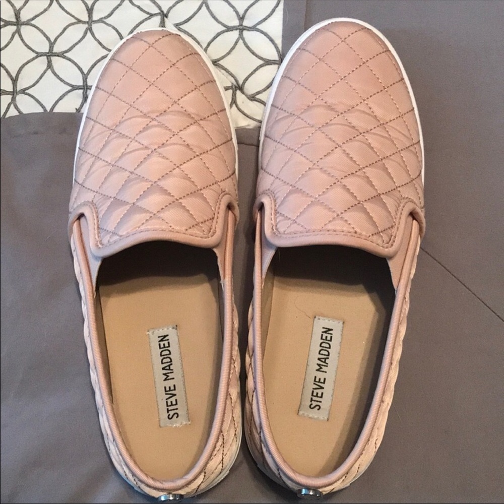 Steve Madden Ecentrcq Slip On Sneakers in Blush